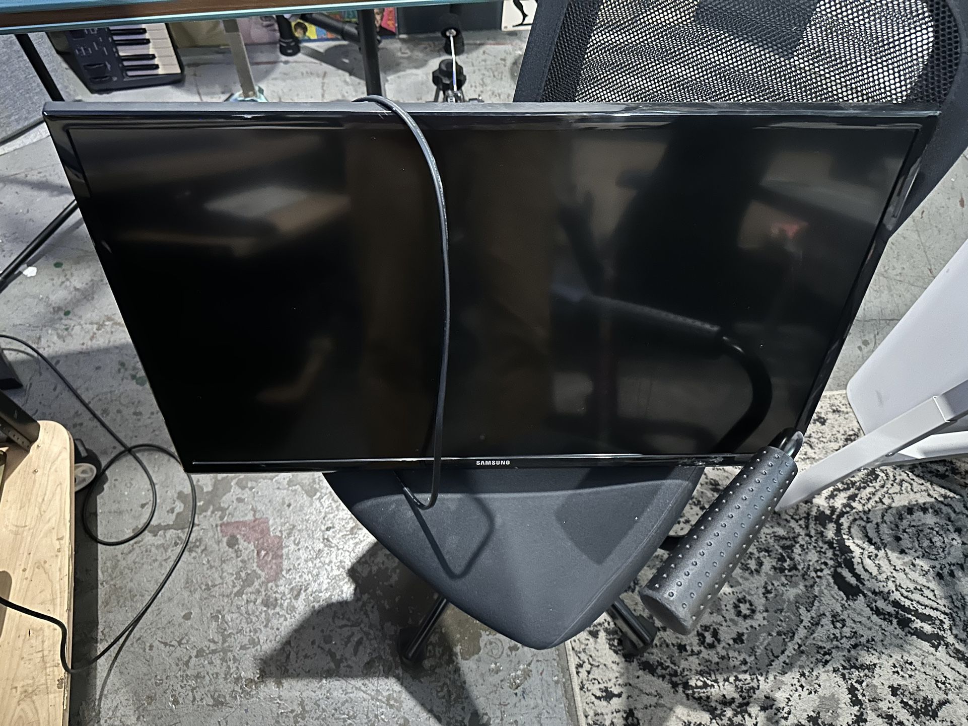 Samsung 720p TV (UN32EH4003)