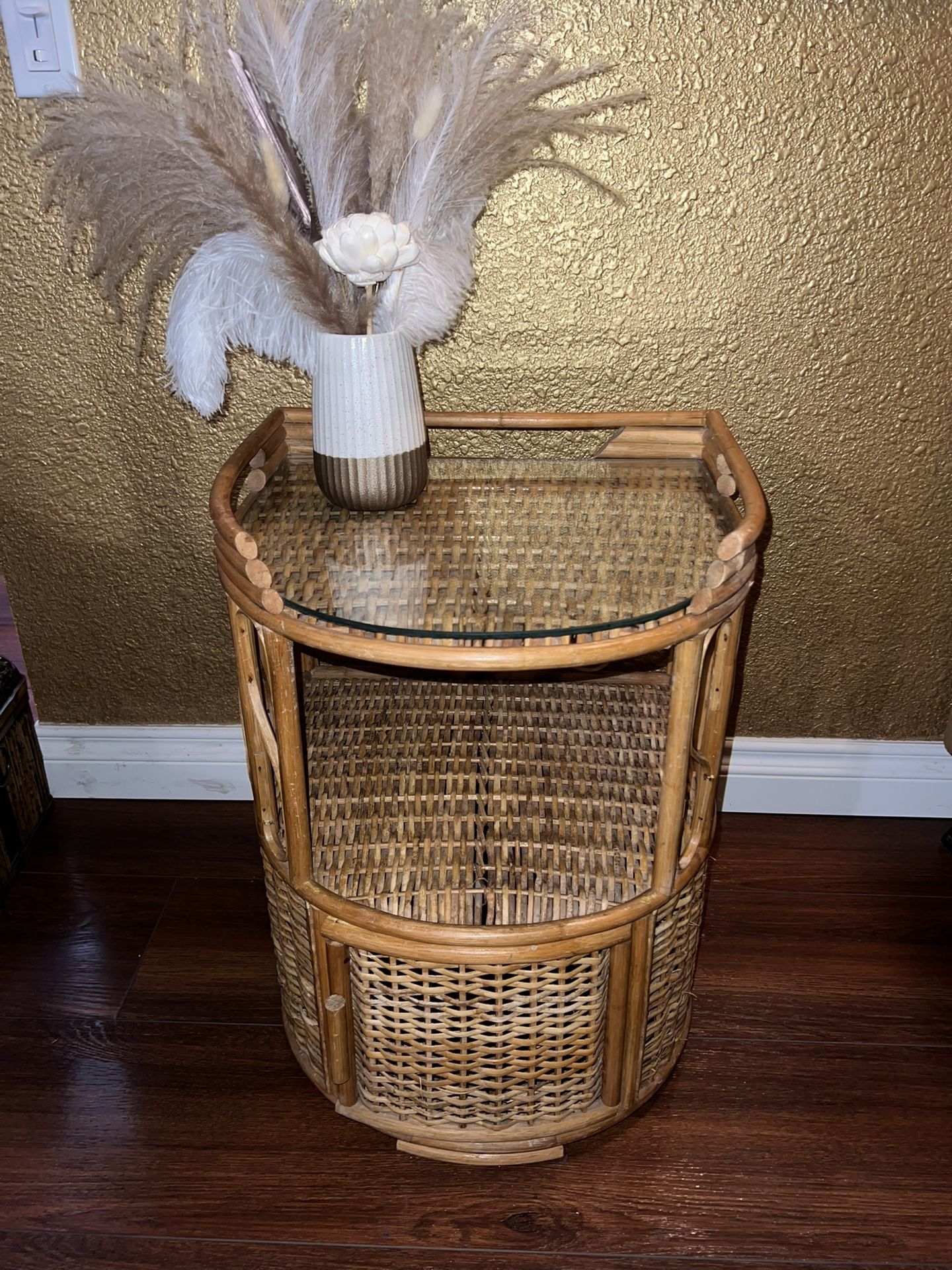 Vintage Rattan End table/ Nightstand