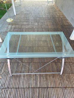 Sturdy and Solid Office Desk
