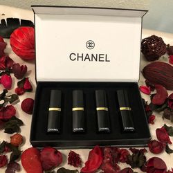 tub Konflikt Et hundrede år Chanel 4pc FULL SIZE Lipstick Set | BRAND NEW for Sale in Palmdale, CA -  OfferUp