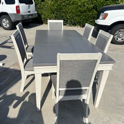 Dinning Table 