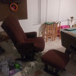 Rocking Chair Glider With Ottomon