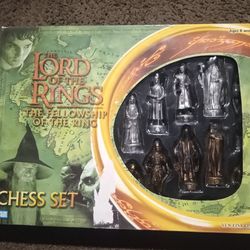 Lord Of The Rings Chess Set