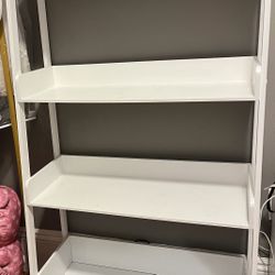 White Shelf 
