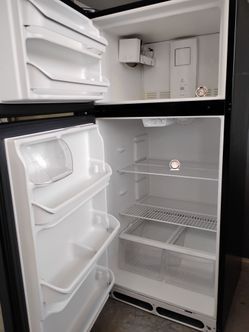 Black Refrigerator top freezer with warranty Delivery Available fee depends on address 🛣️🏠🛻