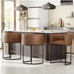 BRAND NEW SET OF 4 COUNTER STOOLS (IN BOX)