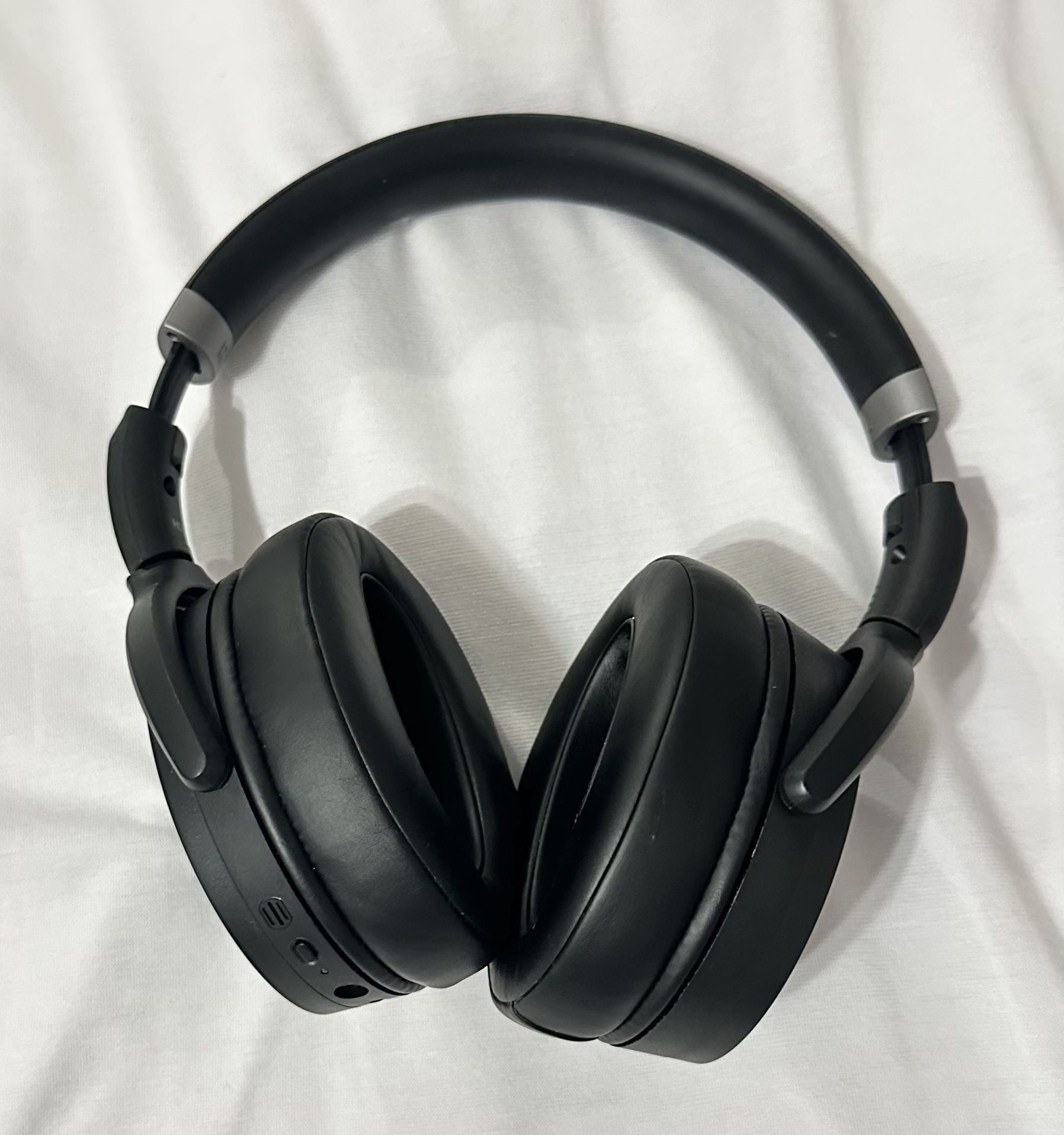 Sennheiser HD 450BT Wireless w/ case and cable
