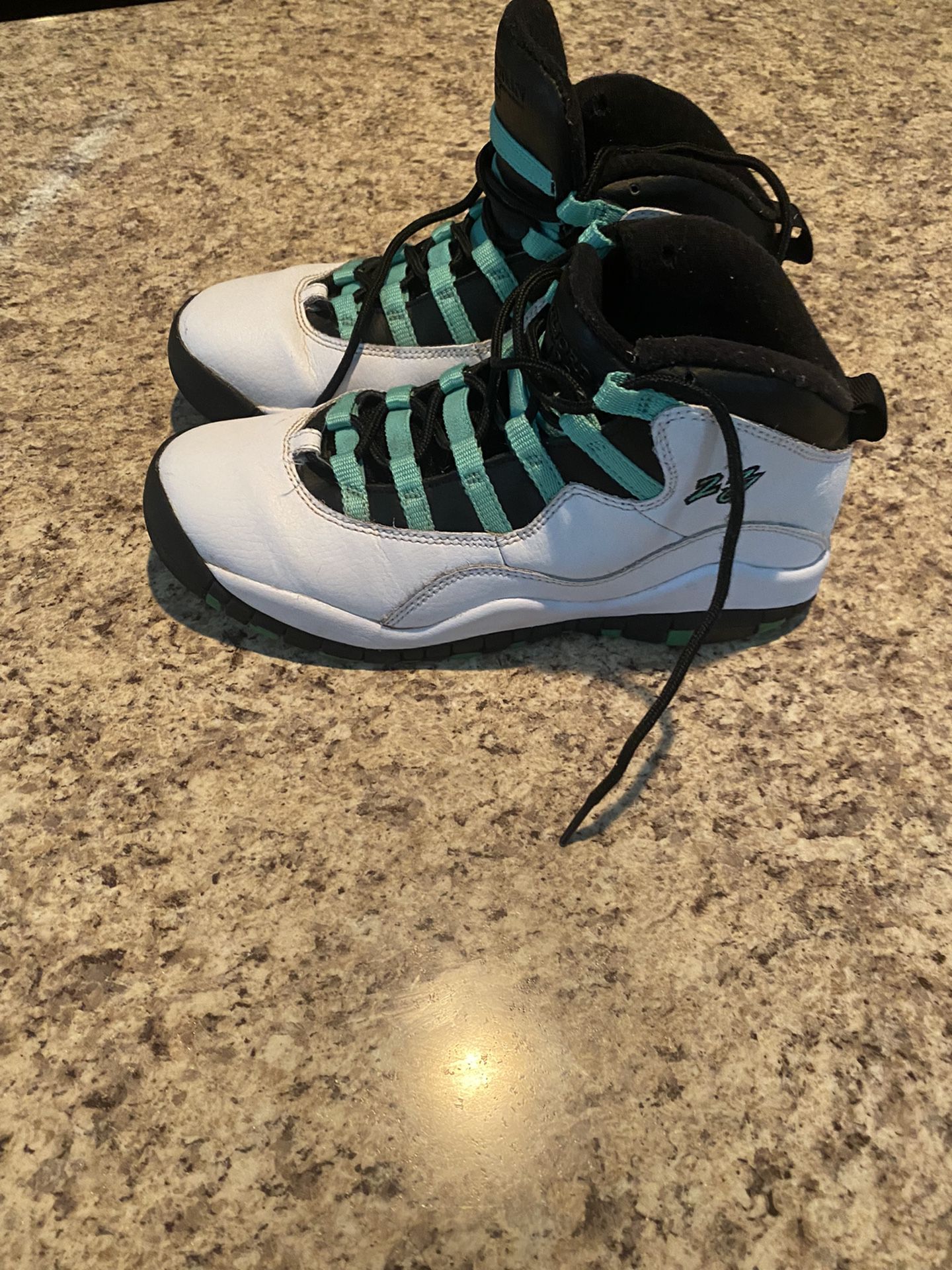 Air Jordan size 6 Y