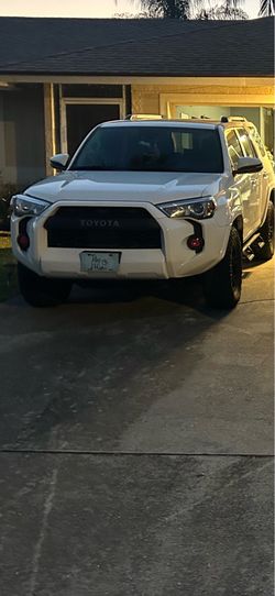 Toyota 4 runner headlights and taillights