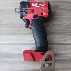 IMPACT WRENCH 1/2" MILWAUKEE TOOL ONLY 