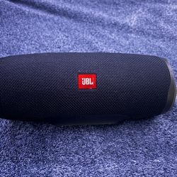 JBL Charge 4