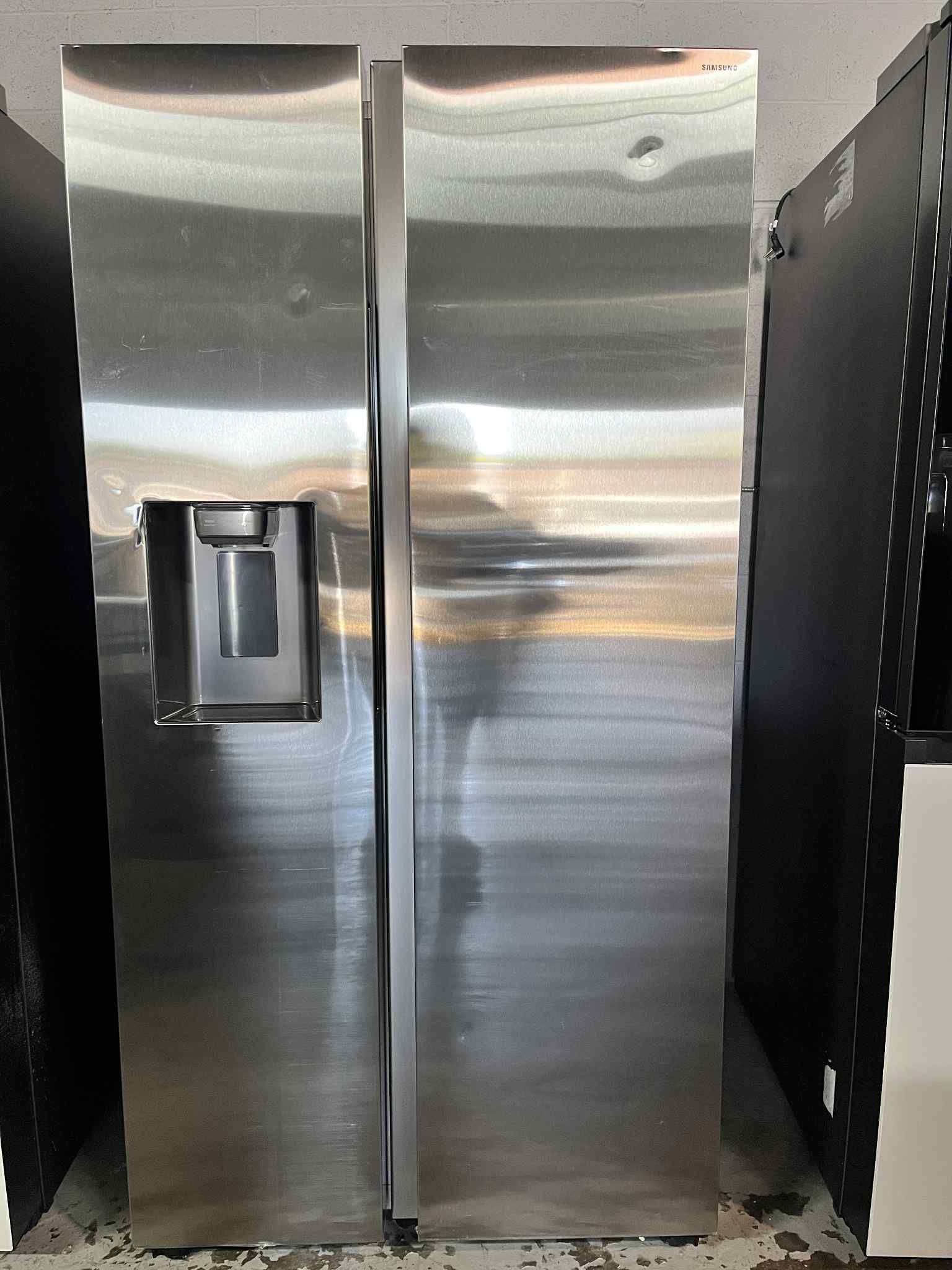 Samsung - 27.4 cu. ft. Side-by-Side Refrigerator with Large Capacity - Stainless steel