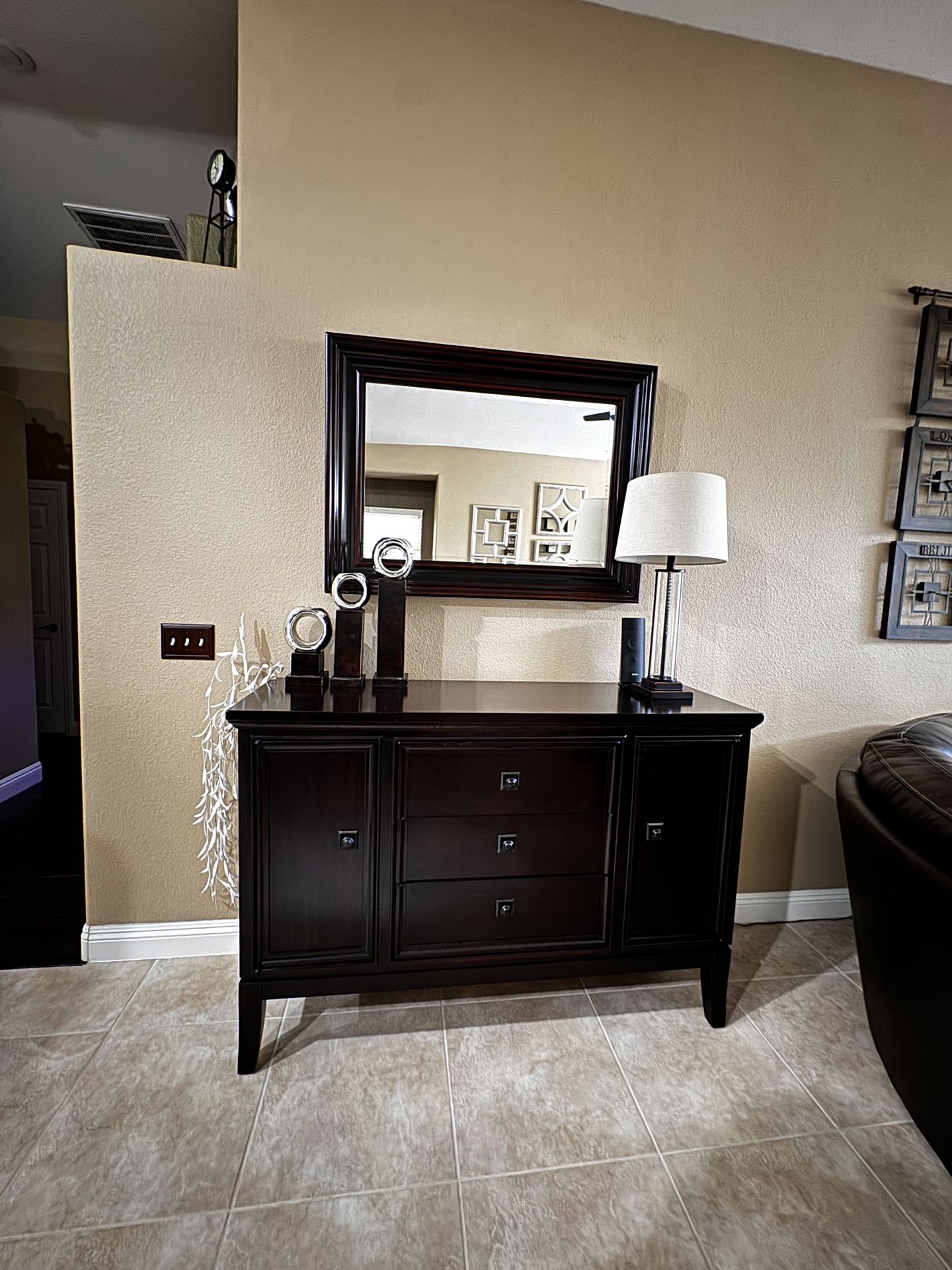 Buffet/china Cabinet