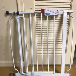 Dog/baby safely gate-white