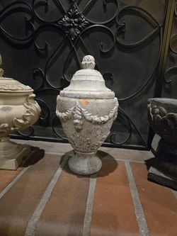 French Urn/Decanter Decor