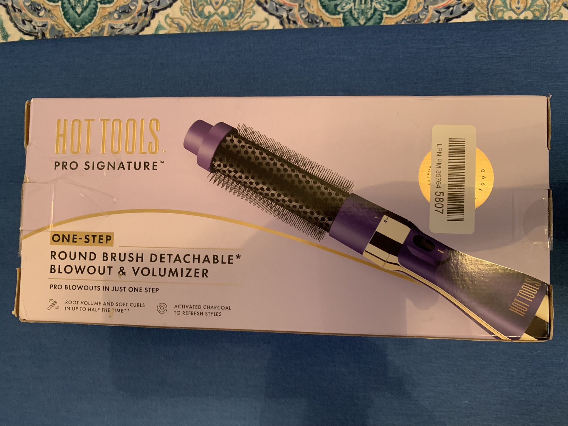 Hairbrush Blowout Volumnizer $15 Meet  In Norfolk 