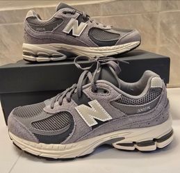 New Balance 2002R Grey Suede Sneakers women's Size 6   kids 5