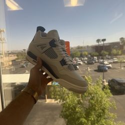 Jordan 4 Indistrial Blue