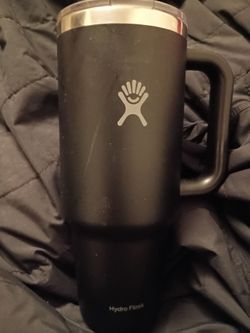 Hydro Flask Black Tumbler with Handle