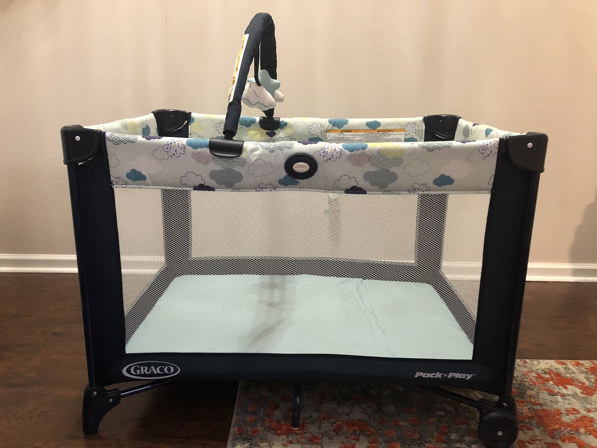 Graco Pack N Play With Insert + Sheets for Sale in Spring Hill