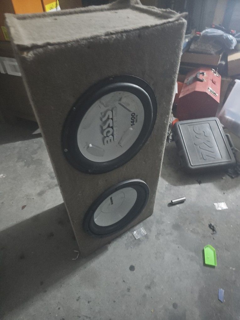 Speaker Box With 2 12" Subwoofers
