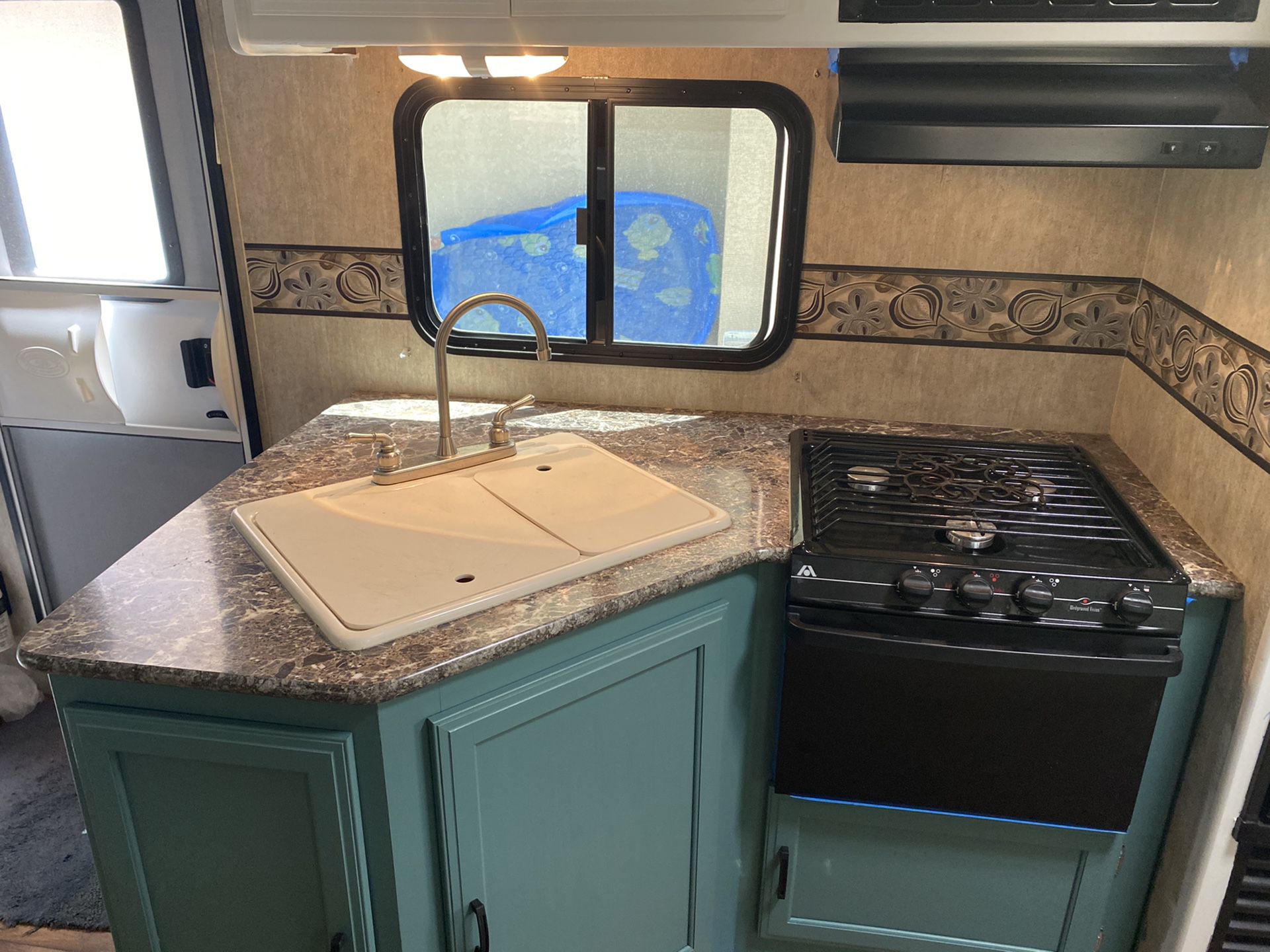 Keystone Passport RV kitchen and bathroom countertops for sale. Perfect Condition