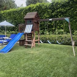 Swingset Available For Free For Local Pickup. 