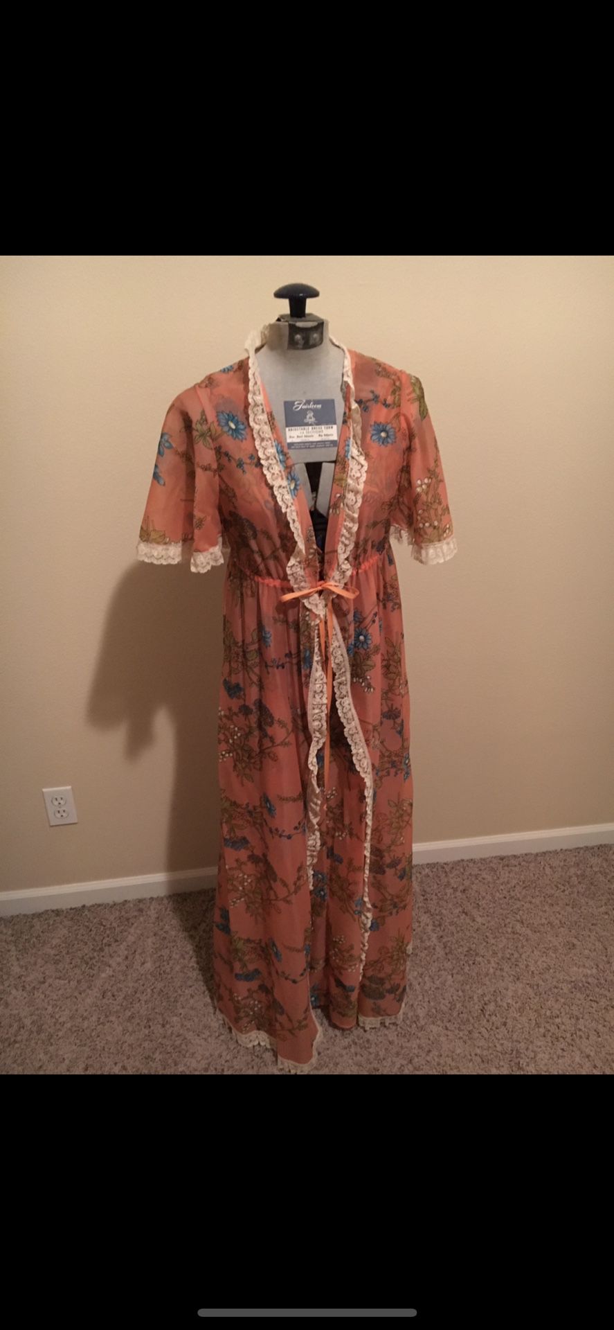 *Vintage ‘70’s era nightgown with coordinating shawl*