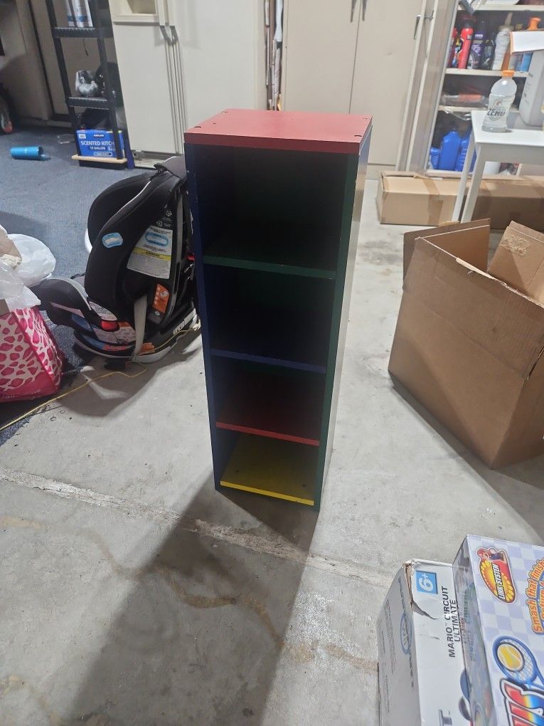 Solid Wood Kids Upright Shelf Multicolor