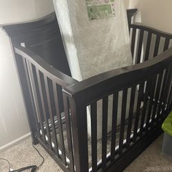 Crib/ Toddler Bed/ Headboard 3 In One 