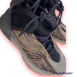 Adidas- Yeezys QTNM”s