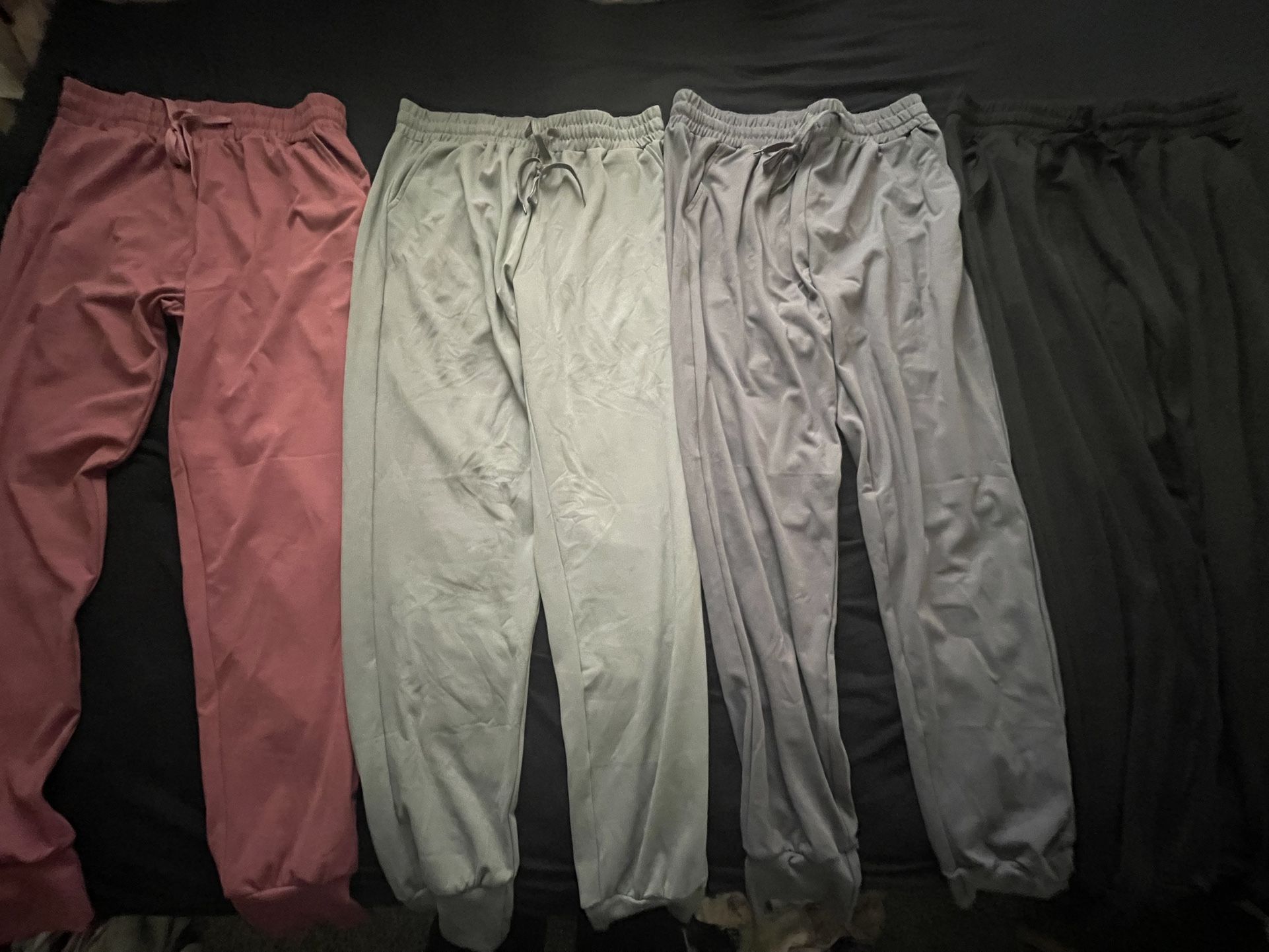 Bundle of 4 Polyester Joggers – Size M, Cozy & Casual