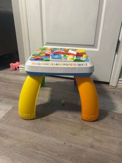 Kids toy table