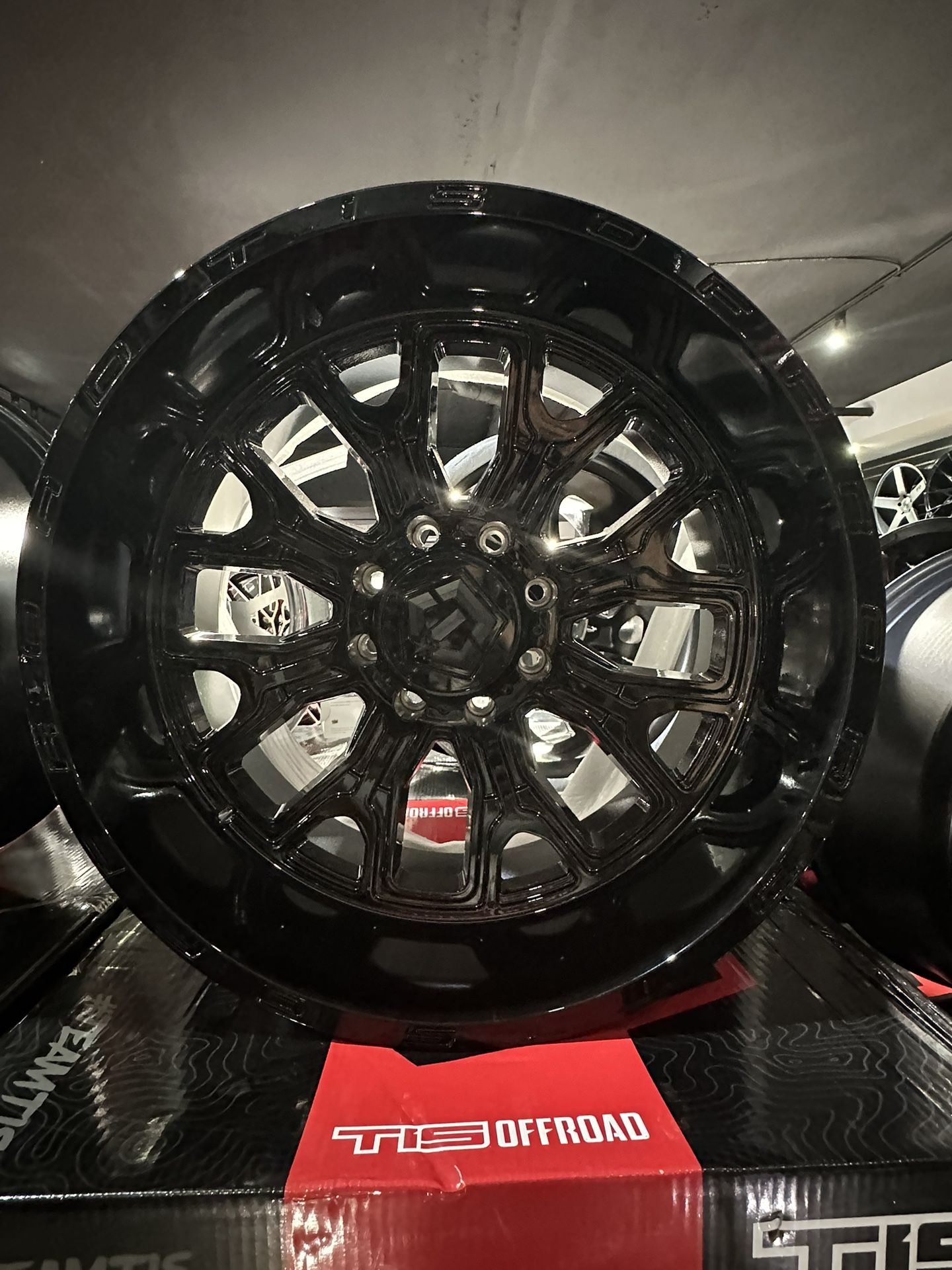 22x12 Tis OffRoad 8x6.5 Gloss Black Wheels RAM 2500 Set Of 4 / Rines