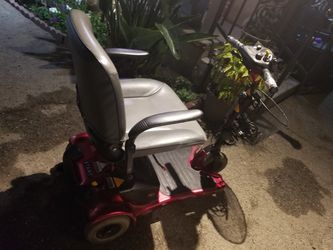 Motor scooter