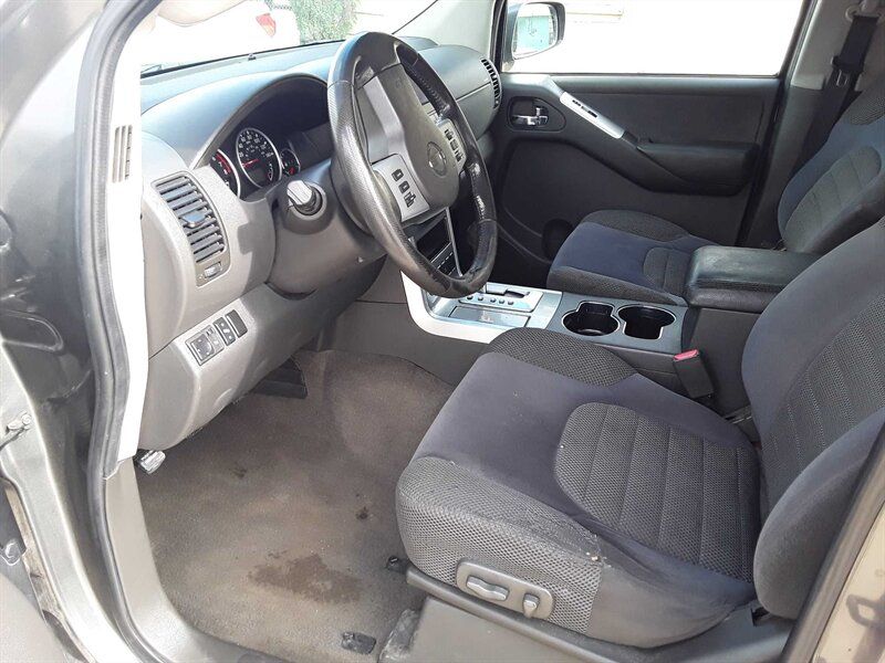 2008 Nissan Pathfinder SE