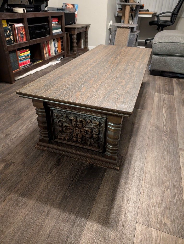 Coffee Table With Matching End Tables