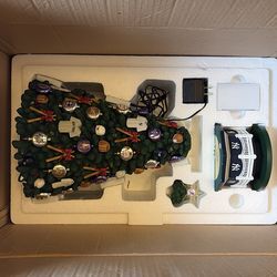 Danbury Mint 2002 New York Yankees Lighted Christmas Tree (17”) NEW
