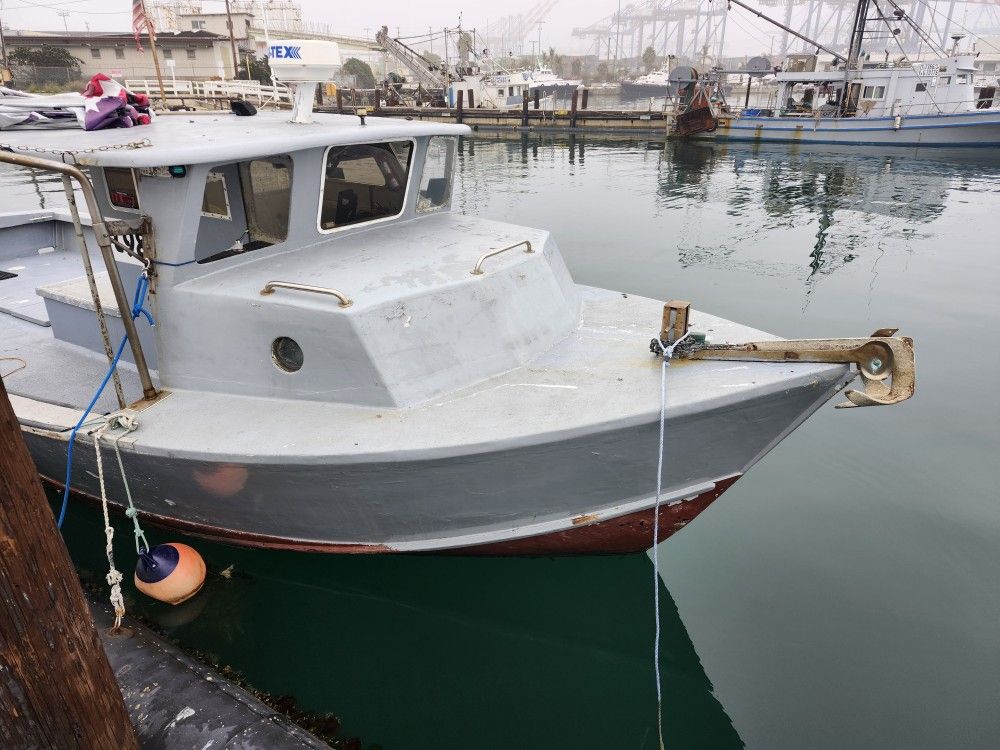 1969 Seaway 31 ft x13 Commercial fishing boat 300 hp Cummins 12in hydro slave 8knot boat at 3 gallons an hour. Open to offers