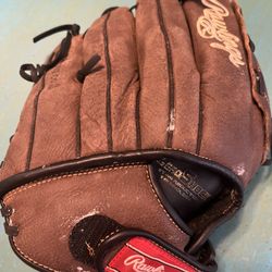 Rawlings Baseball Glove