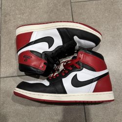 Jordan 1 Black Toe Size 11.5