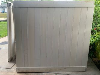 White vinyl privacy fencing / PANEL AND POST