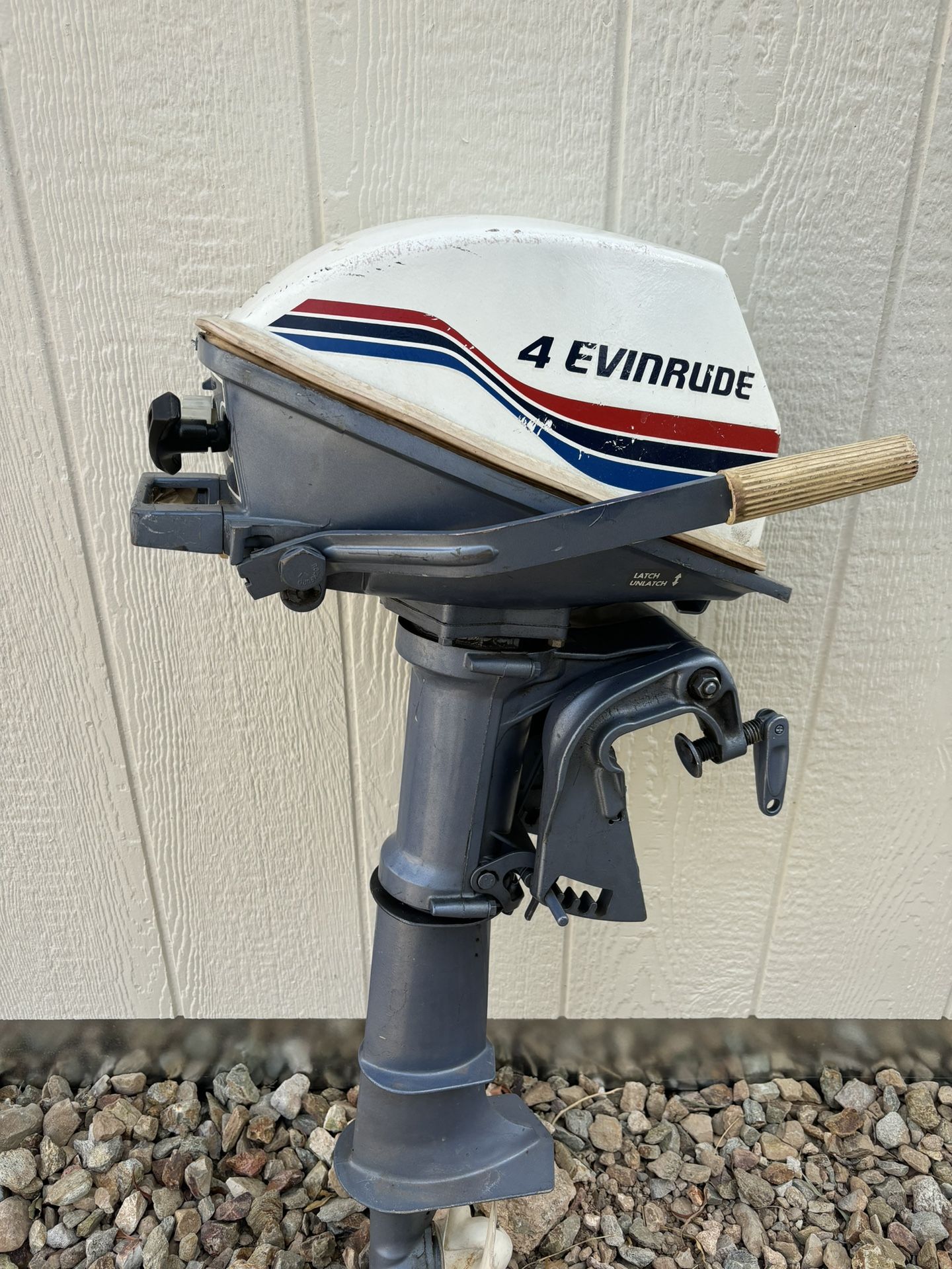 1974 Evinrude 4hp 2 Stroke Outboard Motor