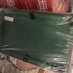 Mini pool table