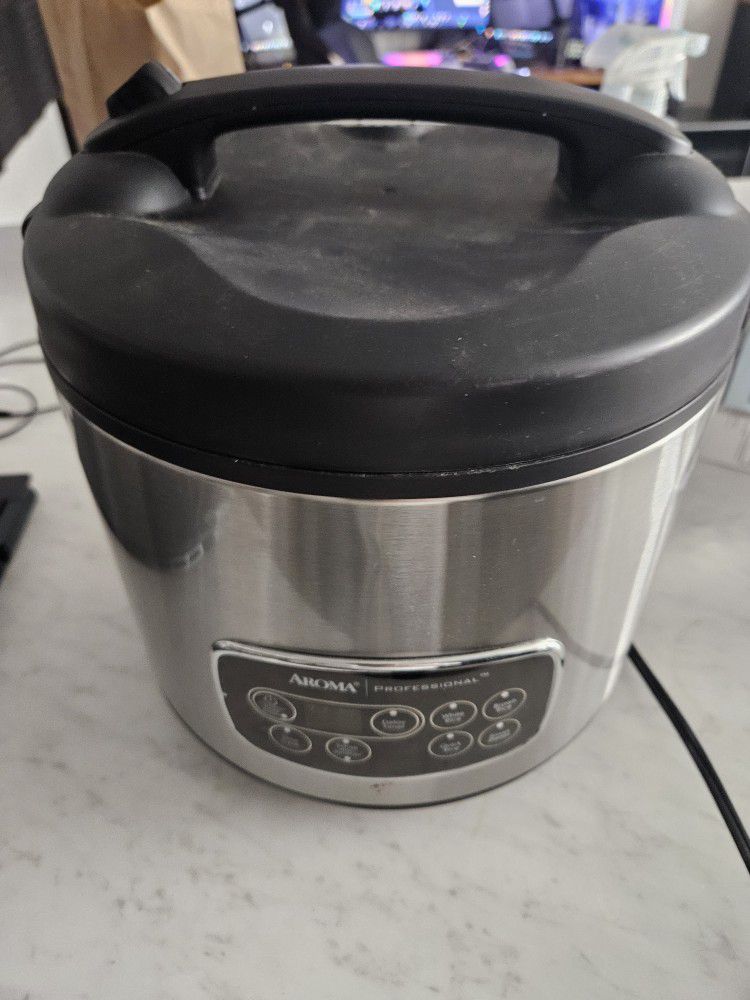 Rice Cooker. 