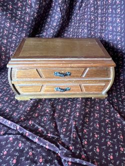Vintage wood 1950s jewelry box