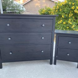 Black Solid Wood Dresser Chest of Drawers and Nightstand Furniture Set