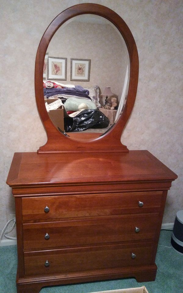 Stanley Furniture Cherry 3 Drawer Dresser With Oval Mirror For Stanley Furniture Cherry 3 Drawer Dresser With Oval Mirror
