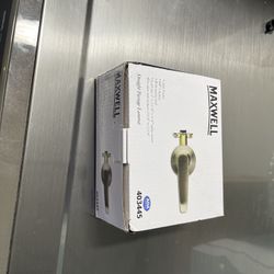 Maxwells Straight Passage I everset