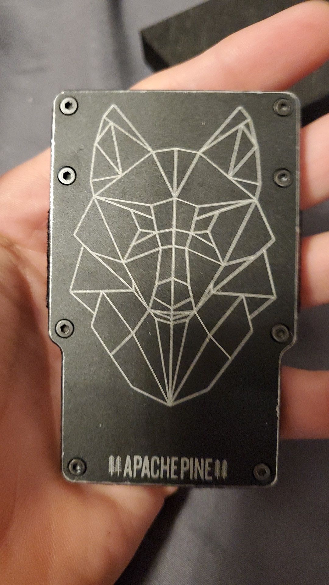 Apache Pine wallet - wolf
